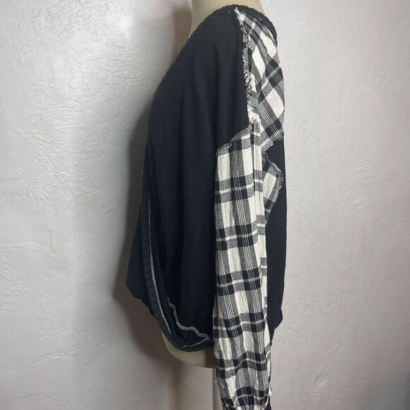 Umgee Oversized Black Gingham Buttons Oversized V Neck Raw Hem - Picture 8 of 11
